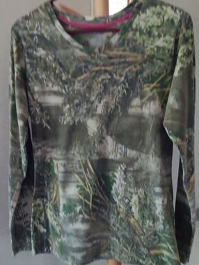 Womens Realtree Green & Brown Camouflage Long-Sleeve Tee